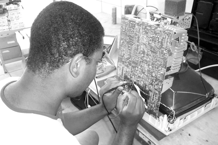 Reparação de componentes eletrónicos